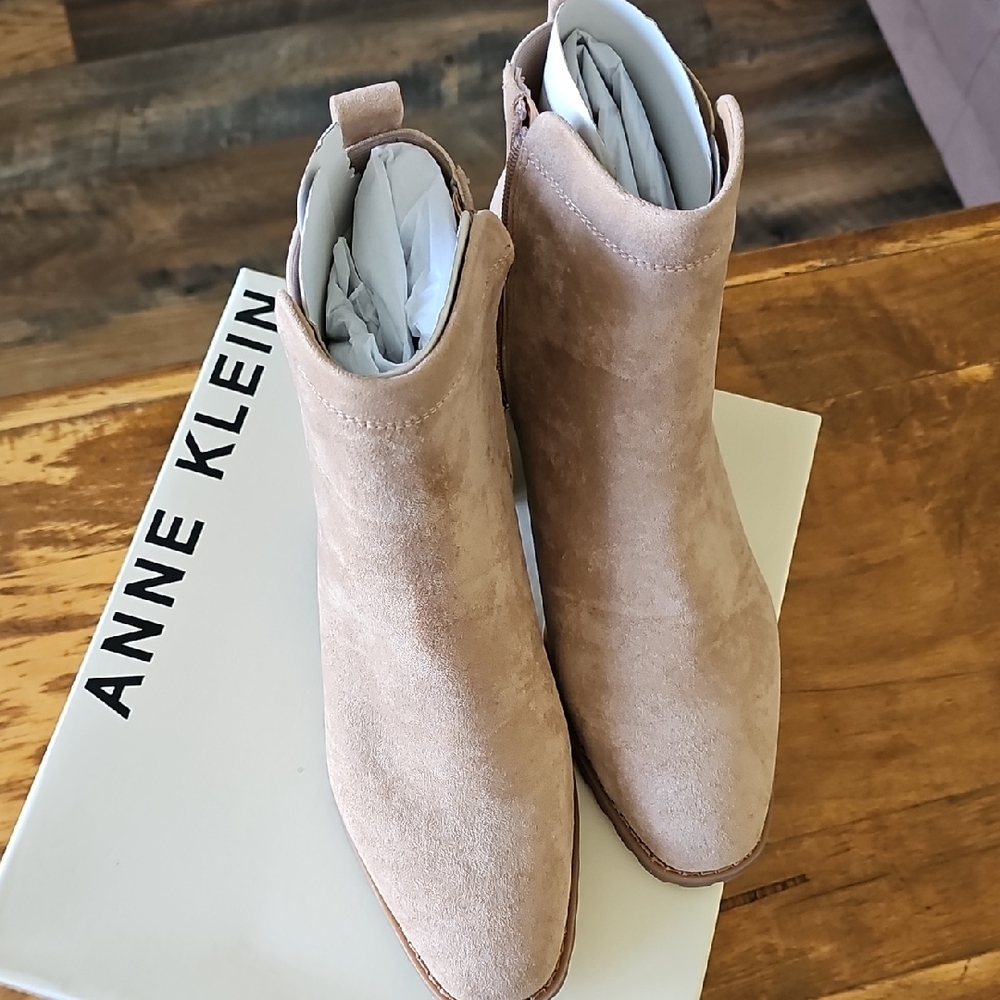Anne Klein Light Taupe Suede Ankle Booties (Size 8.5) Retail$119